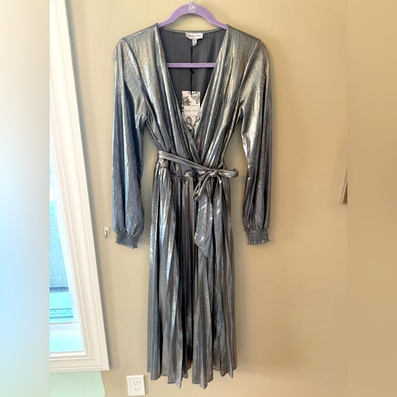 SAGE & FIG SILVER PLEATED DRESS - Picture 3 of 5